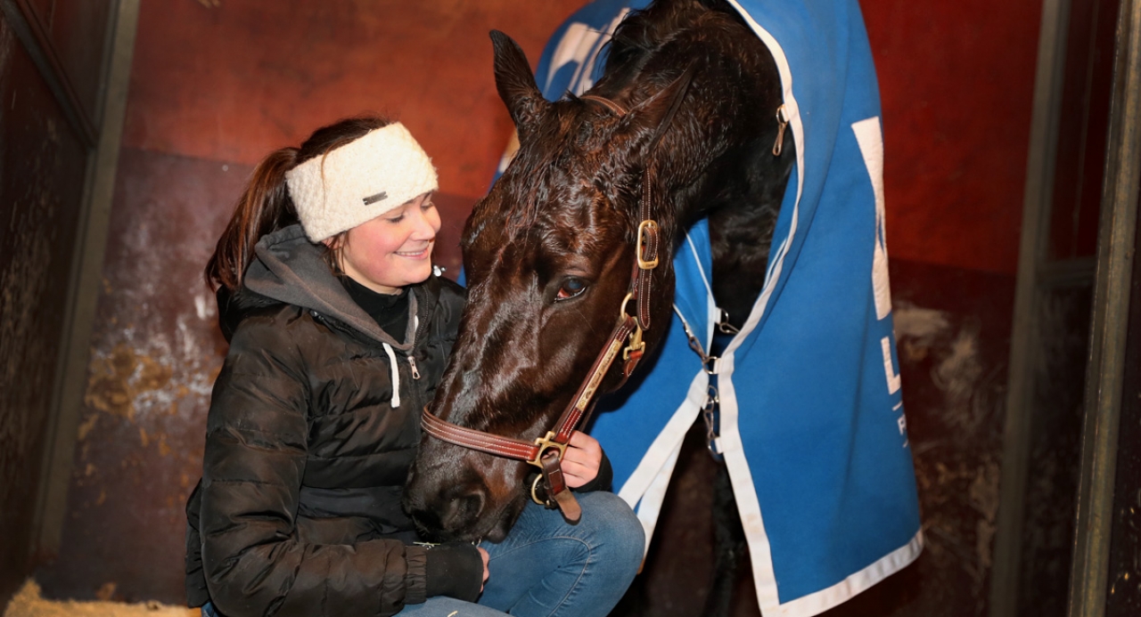 Lina Pergenius är On Track Piratens nya skötare. Foto Mia Törnberg