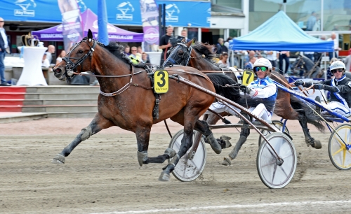 Tangerat banrekord i Breeders Course