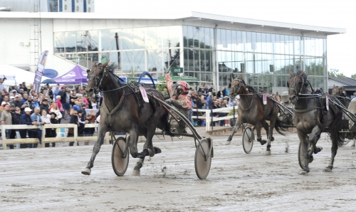 Spetsduell bäddade för Day Or Night In