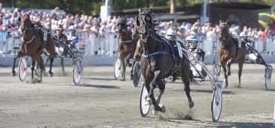 Persson bjöd på lunch