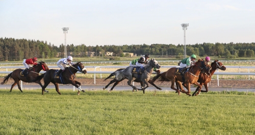 Färre dagar och 17 procent lägre prispengar