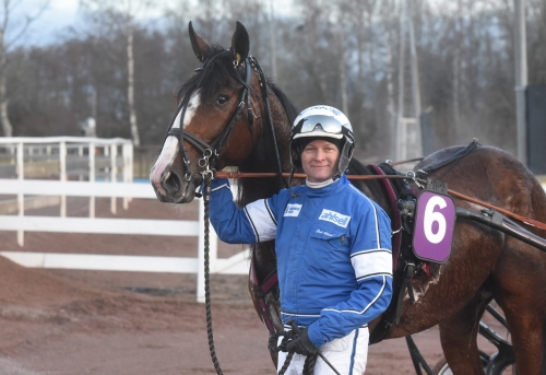 Spetssegrar dominerade i Mantorp