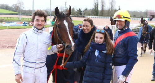 Looking Superb glänste i Laval