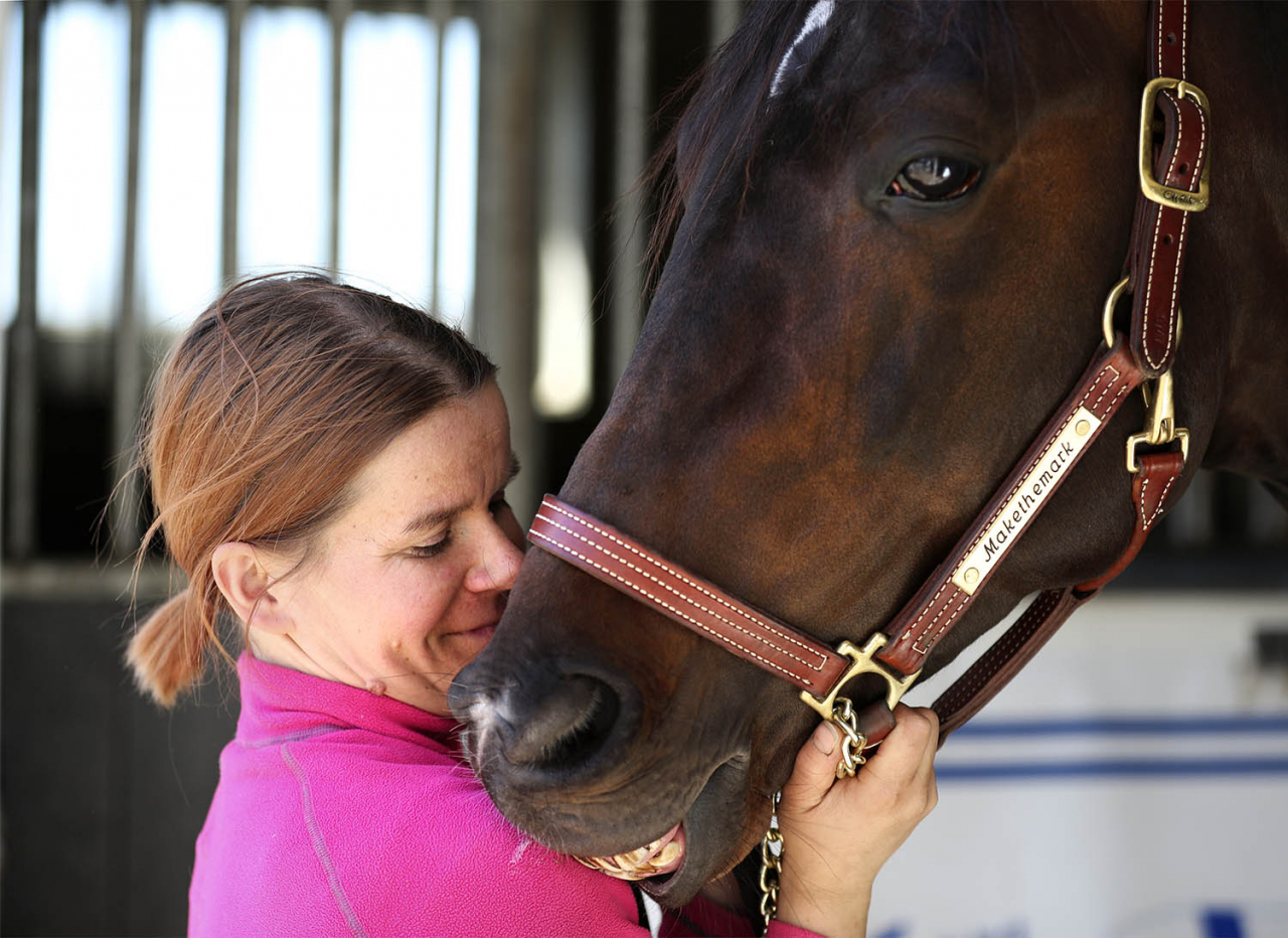 Makethemark med sin skötare Anne Raatikainen står över Trotting Mastersfinalen. Foto Mia Törnberg