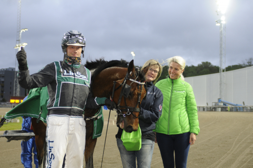 ”Mitt jobb är att hästen är fräsch och vältränad”