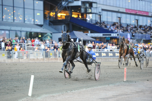 Attraversiamo årsdebuterar