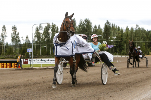 ”Tvinga oss inte att välja”