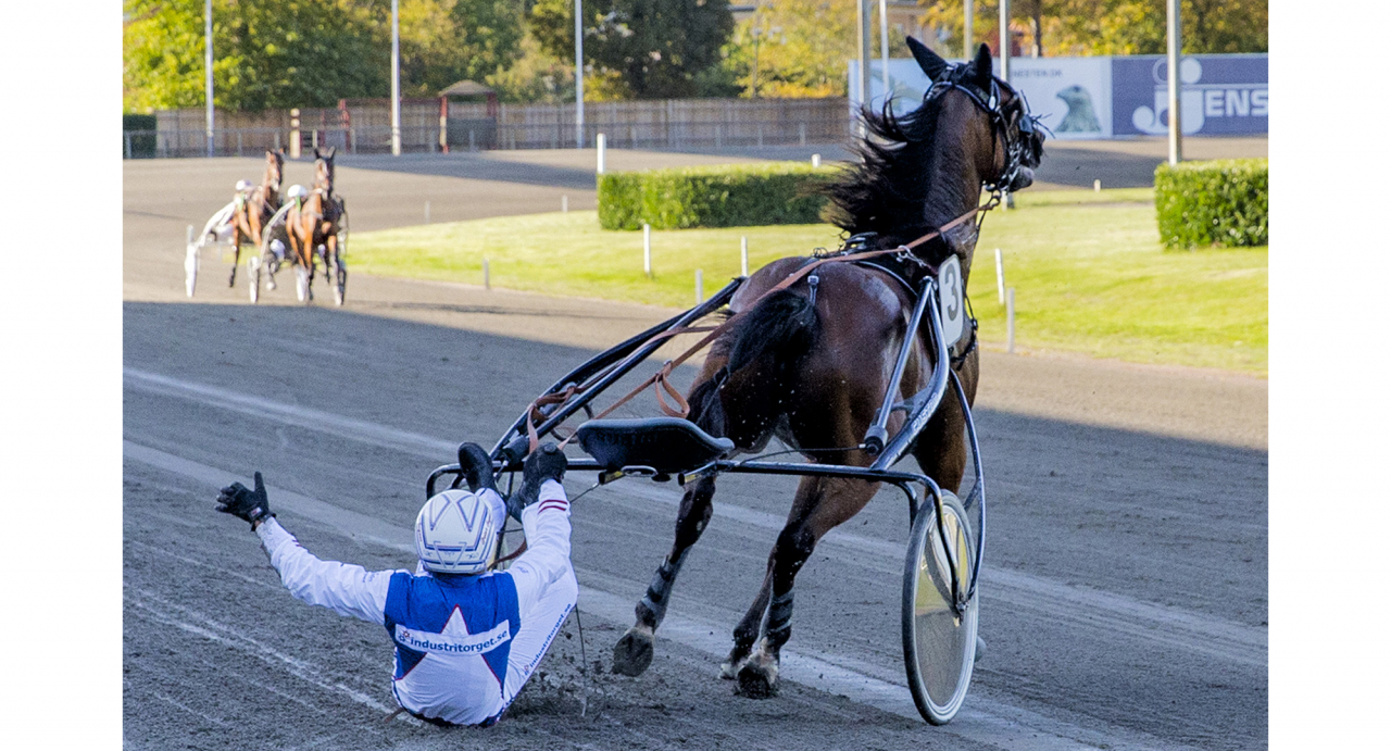 Peter Ingves efter Enjoy the Coktails seger på Lunden igår. Foto Burt Seeger