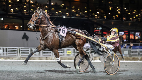 Skriver historia igen – som 14-åring