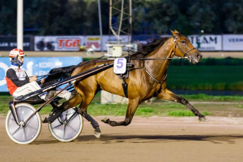 1.08-travare vann årsdebut