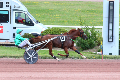 Andra raka för Carat Williams-son
