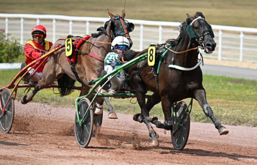 Jazzy Perrine fastlåst