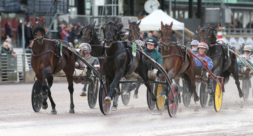 V86: Untersteiner laddat med en kvintett