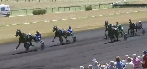 Andra raka för Hollsten