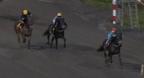 Avbröt semesterresan – vann monté-SM