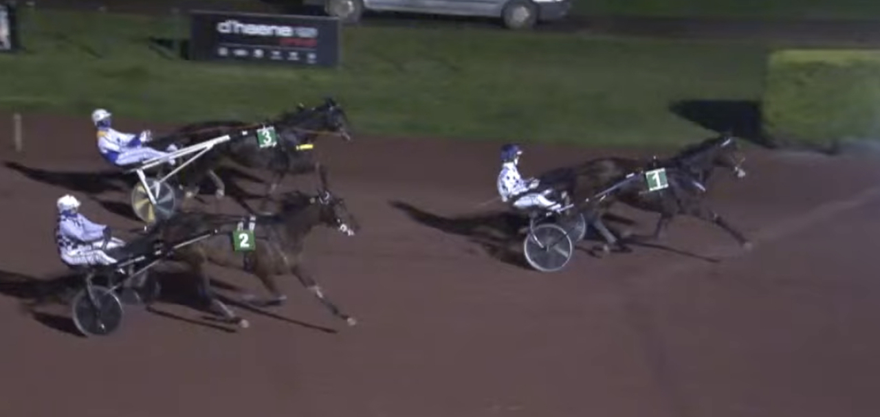 Go On Boy håller enkelt undan till seger före utvändigt spurtande Gericault.