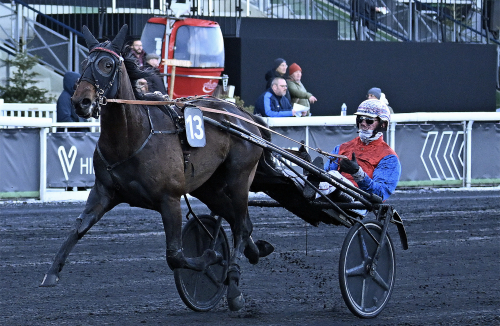 Kyrkåkte till seger