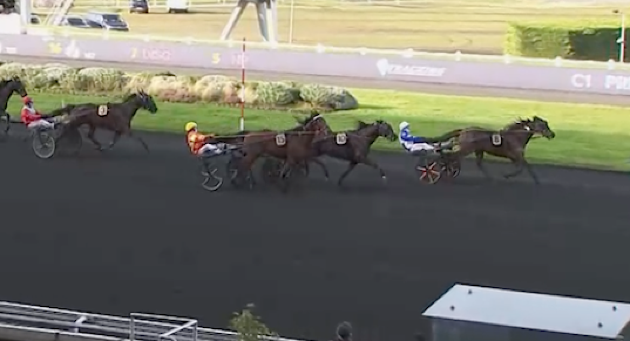 Express d'Arc vinner för Eric Raffin och på avstånd slutar Kaxig In fyra.