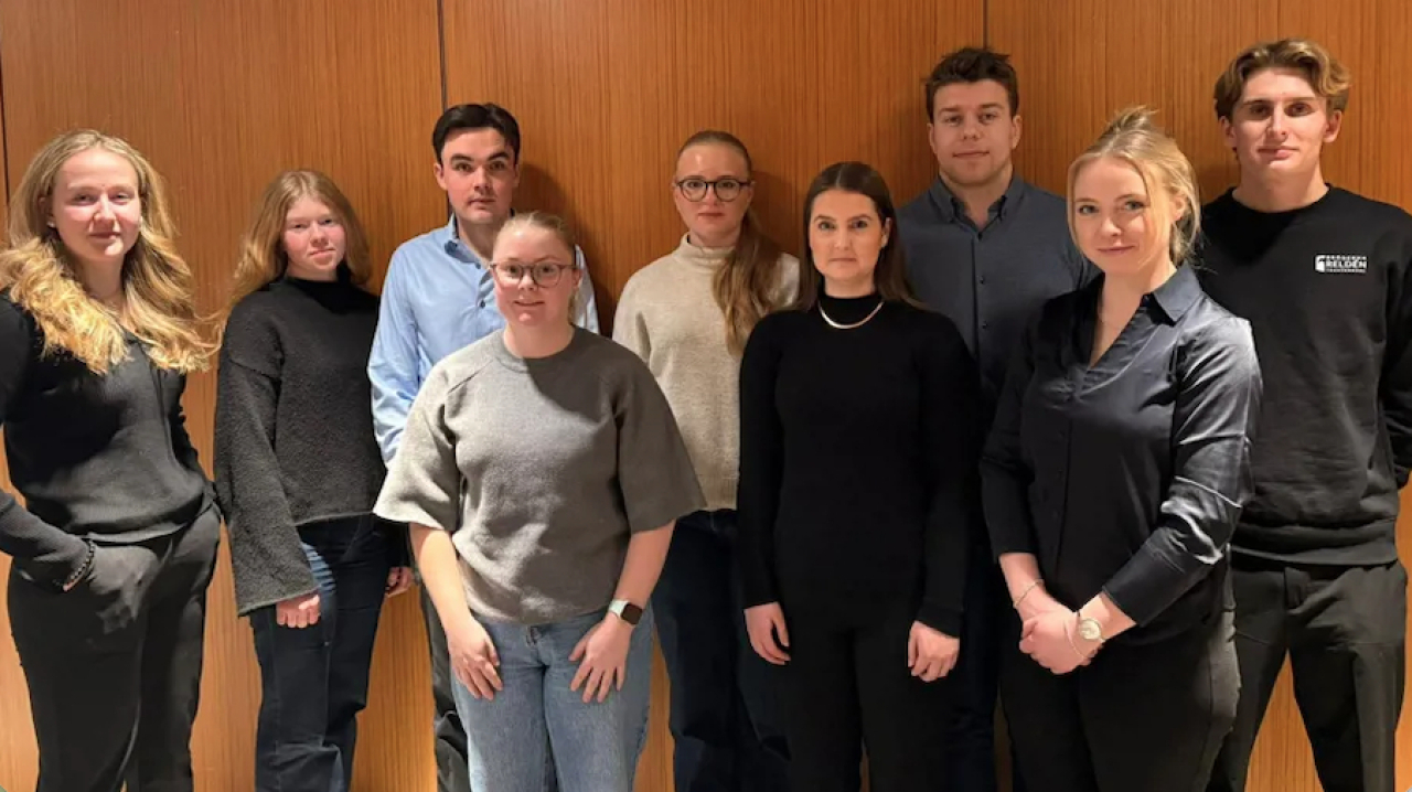 Svensk Travsport Ungdoms styrelse: Bak: Emma Ina Johansson, Eva Åsberg, Erik von Essen, Astrid Grenabo Smederöd, Victor Ekblom, Lowe Reldén. Fram: Wilma Johansson, Sara Jernberg, Emma Henriksson. Foto: Svensk Travsport