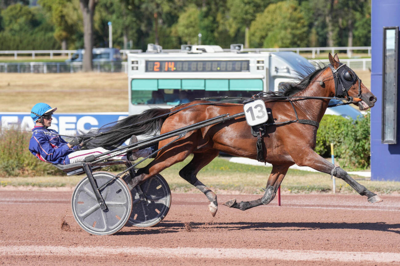 Erik Lindegren-tränade Ruger vann på Enghien idag tillsammans med Florian Desmigneux. Foto
