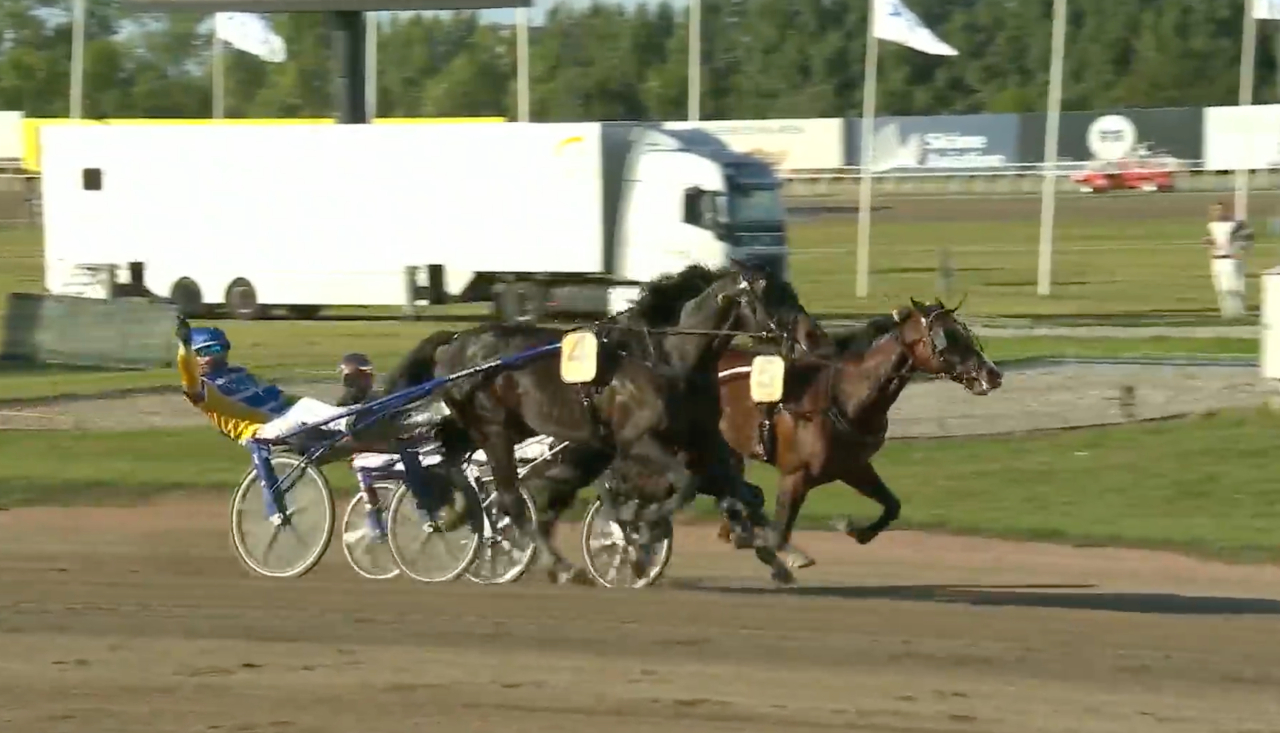 Mellby Narrow och Magnus Djuse vinner Derbyt 2026.
Skärmbild ATG-live